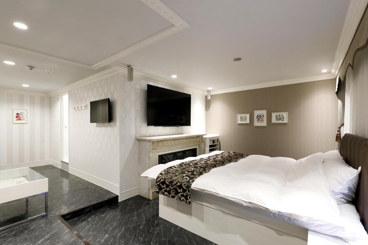 ホテルバースデーきよす店 Hotel Birthday Kiyosu Exteriér fotografie
