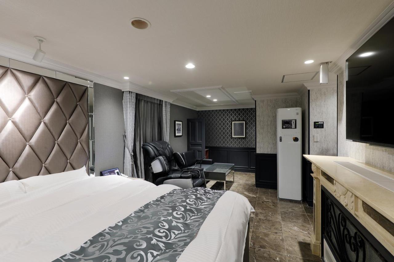 ホテルバースデーきよす店 Hotel Birthday Kiyosu Exteriér fotografie